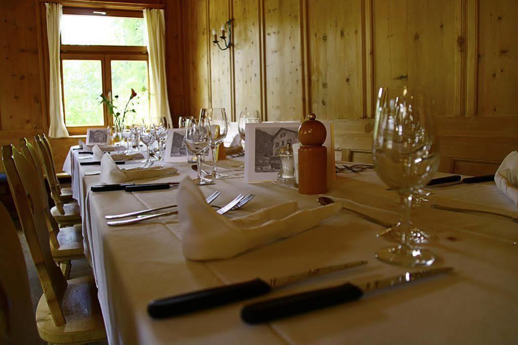 Hotel Veduta Cinuos-Chel Exteriör bild