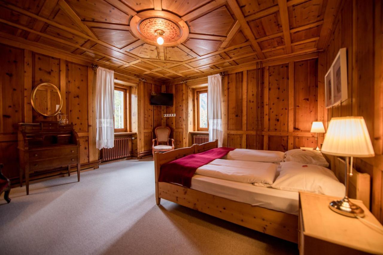 Hotel Veduta Cinuos-Chel Exteriör bild
